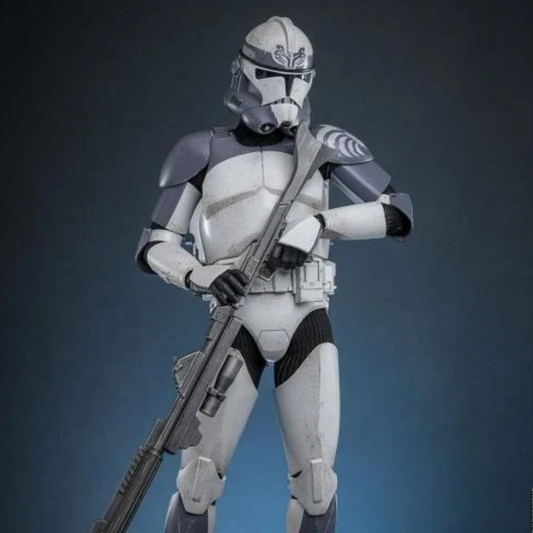 Star Wars: The Clone Wars - 104th Battalion Wolfpack Clone Trooper 1/6th Scale Collectible Figure - TMS142
